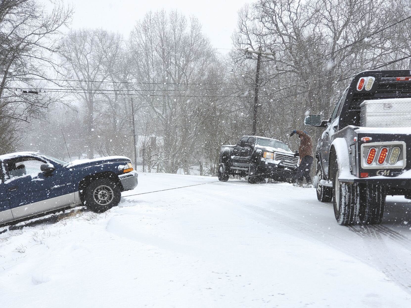 Winter weather creates slick conditions for Calloway motorists